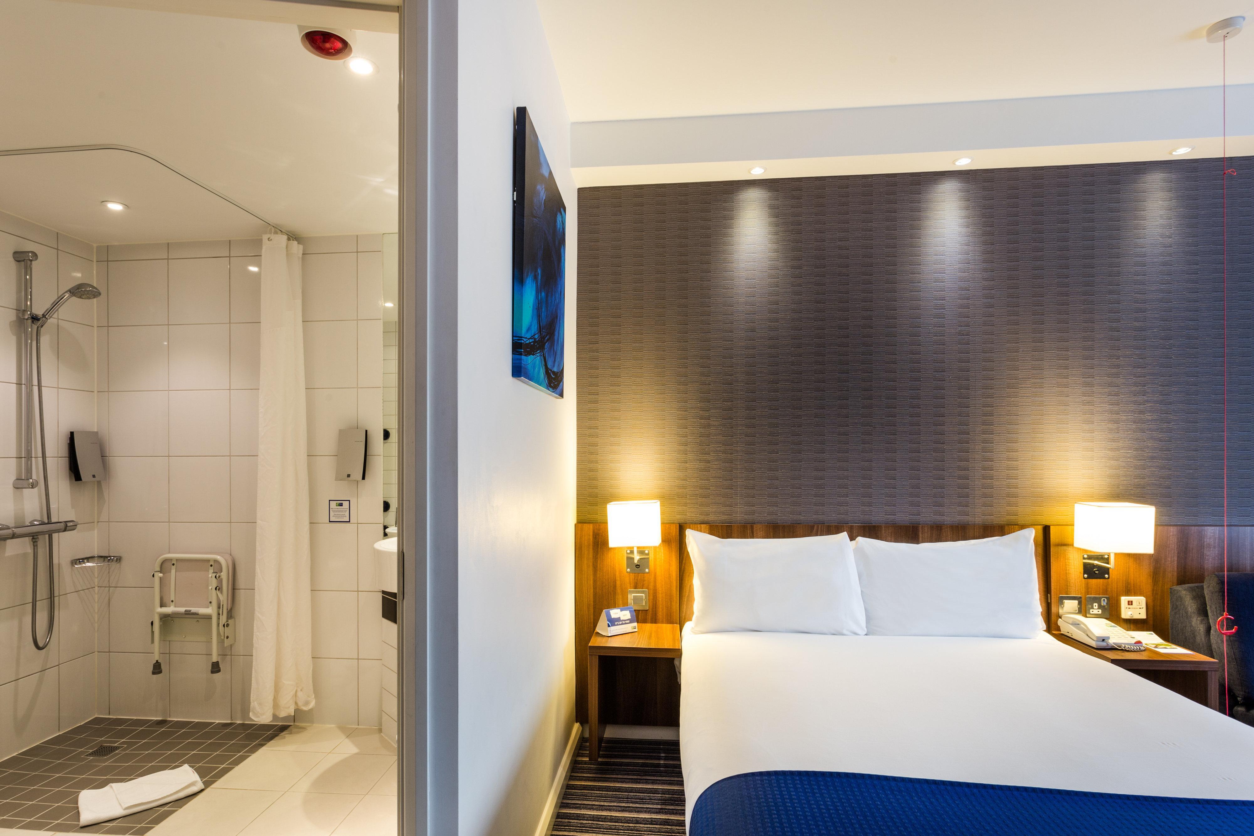 Holiday Inn Express Colchester By Ihg Eksteriør bilde