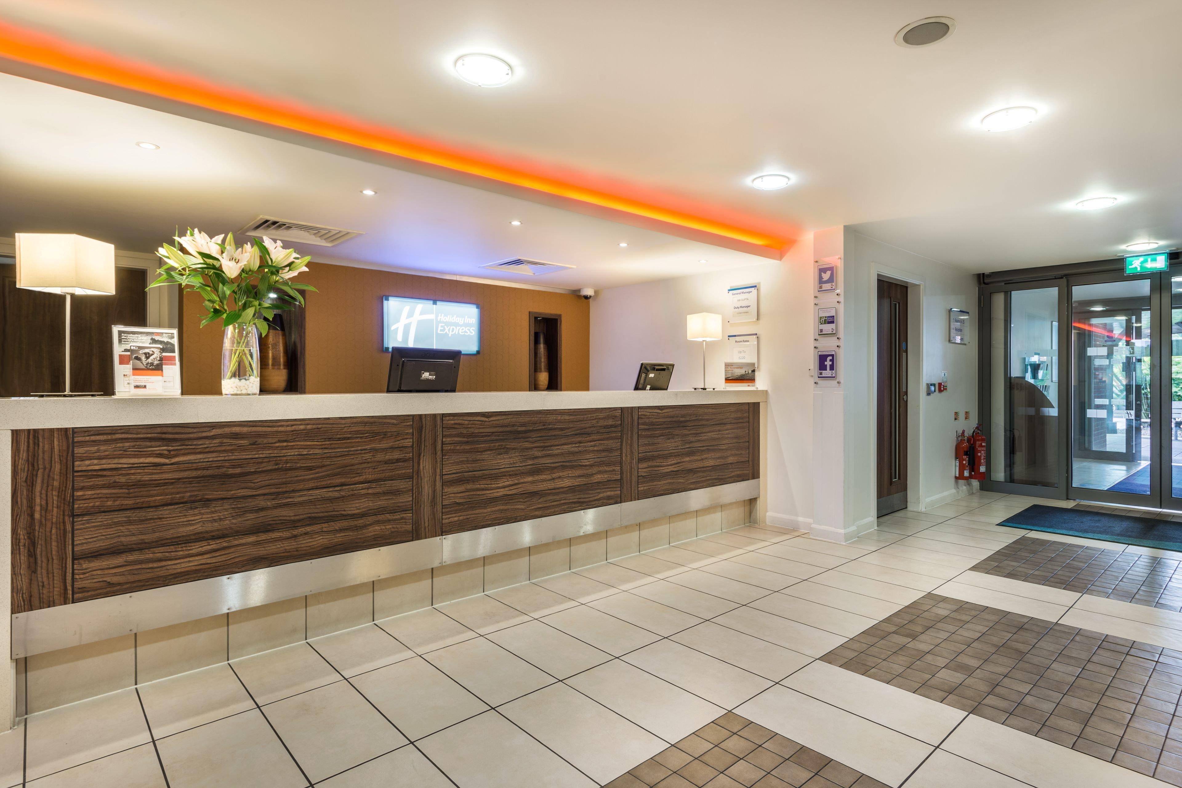 Holiday Inn Express Colchester By Ihg Eksteriør bilde