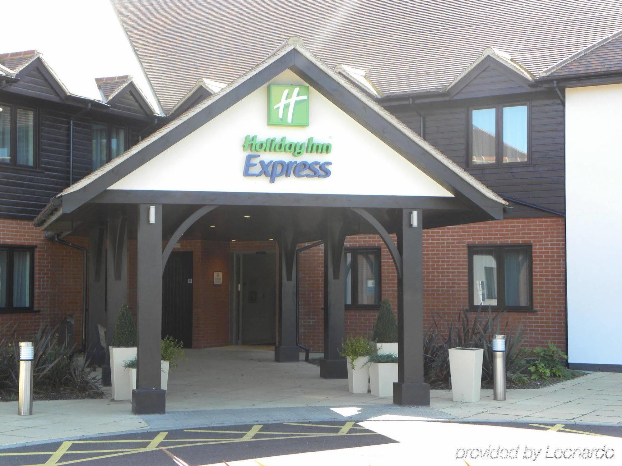 Holiday Inn Express Colchester By Ihg Eksteriør bilde
